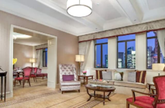 Signature Riverview Suite