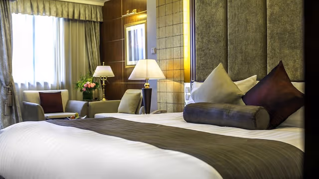 Business Double Room, 1 King Bed, Garden View