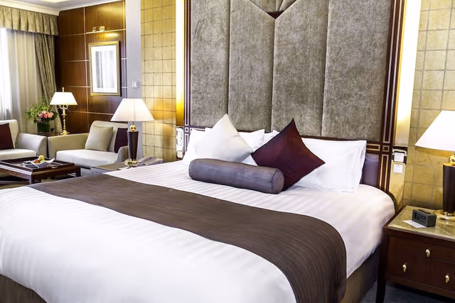 Business Double Room, 1 King Bed, Garden View
