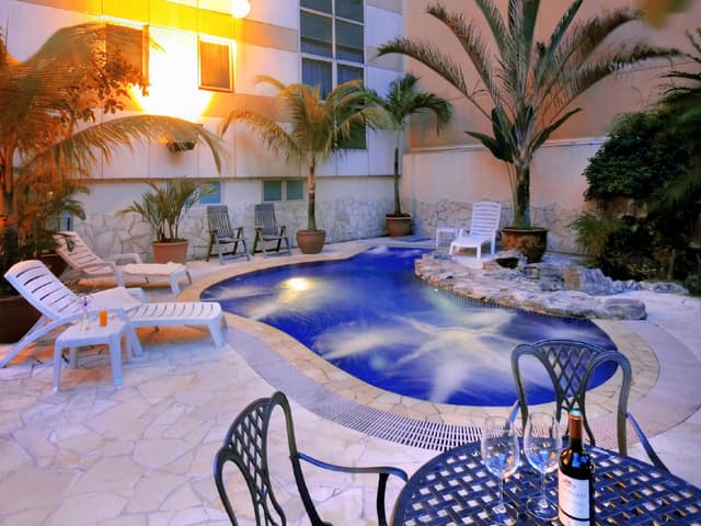 Deluxe Family Room