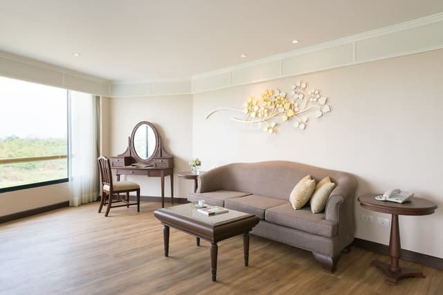 Riverie Suite