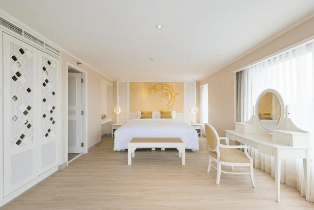 Riverie Suite
