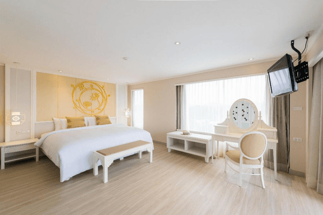 Riverie Suite