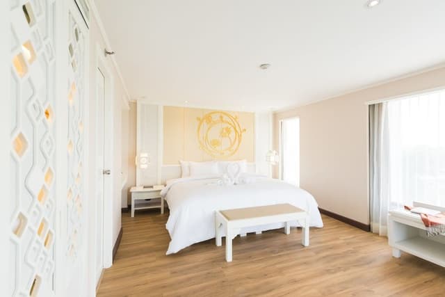 Riverie Suite