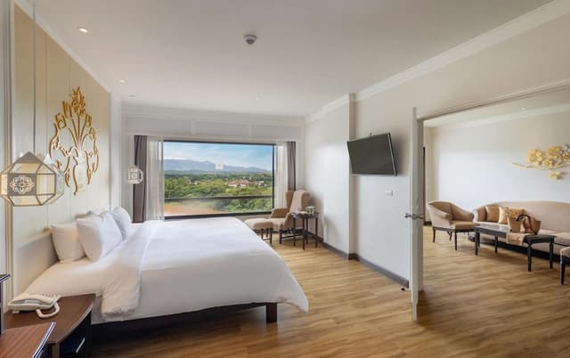 Riverie Suite