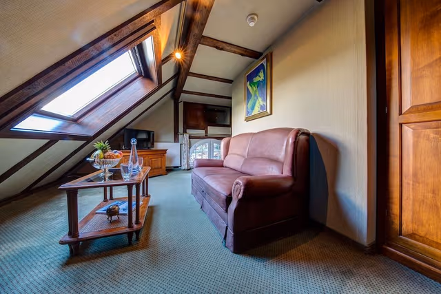 Junior Double Room, 1 King Bed, Non Smoking, Garden View