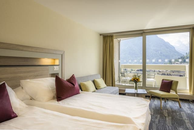 Double Room Twin Deluxe (7th to 14th floor)