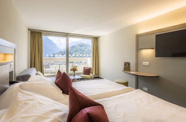 Double Room Twin Deluxe (7th to 14th floor)