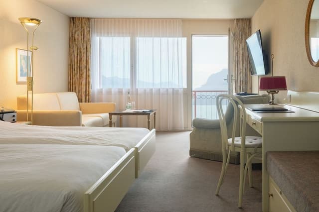 Classic Twin Room, Balcony, Lake View