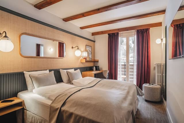 Connecting rooms with bunk beds