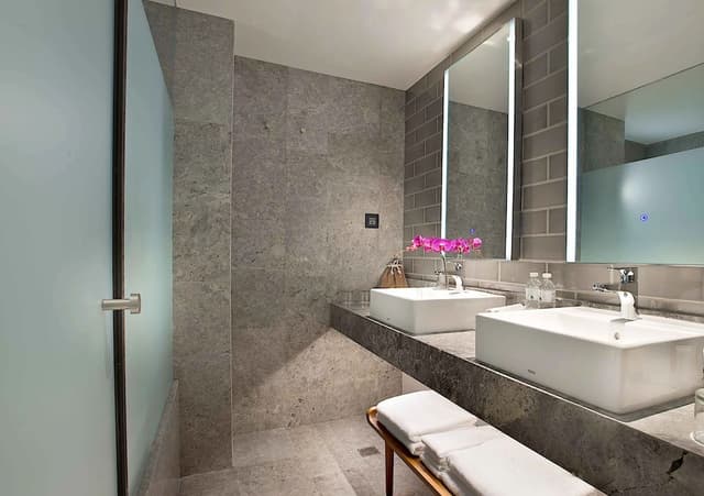 Deluxe Family Suite