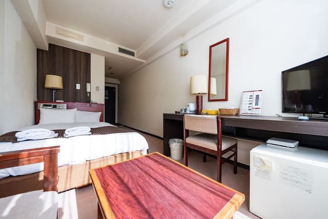[Smoking] Small Double Bed Room