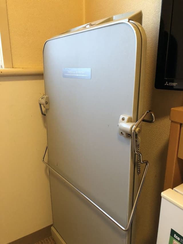 Standard Twin Room, Smoking
