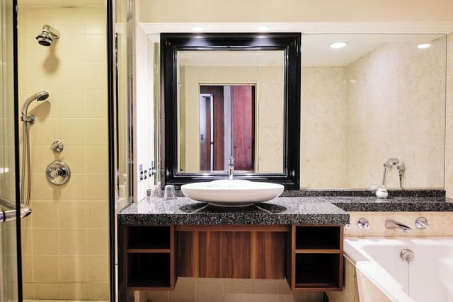 Classic Room, 1 King Bed, Club Lounge Access, Bay View (Japanese)