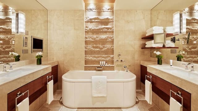 Grand Room, 1 King Bed (Premier Garden Room)