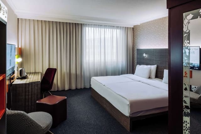 Room (Penta Plus)