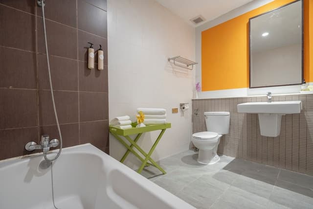 Urban Triple Room