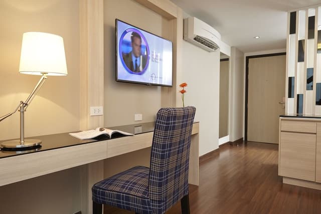 Deluxe King Room