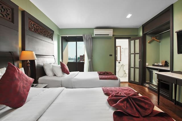 Superior Room with City View