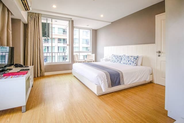 Deluxe Room, 1 King Bed