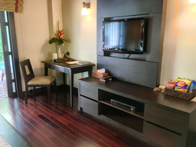 Premier Room, Pool Access