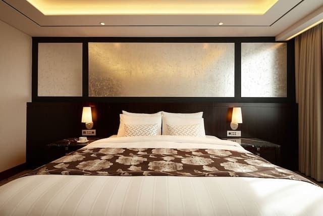 [Breakfast + Lounge benefits per number of guests] Deluxe Suite Double