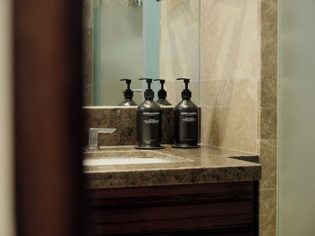 [Breakfast + Lounge benefits per number of guests] Deluxe Suite Double