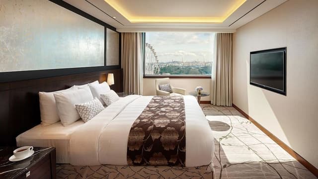 [Breakfast + Lounge benefits per number of guests] Deluxe Suite Double