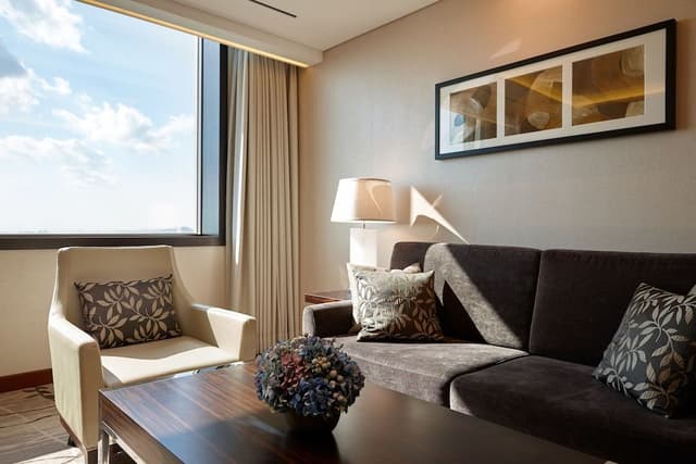 [Breakfast + Lounge benefits per number of guests] Deluxe Suite Double