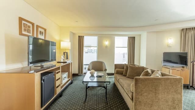 Deluxe Suite