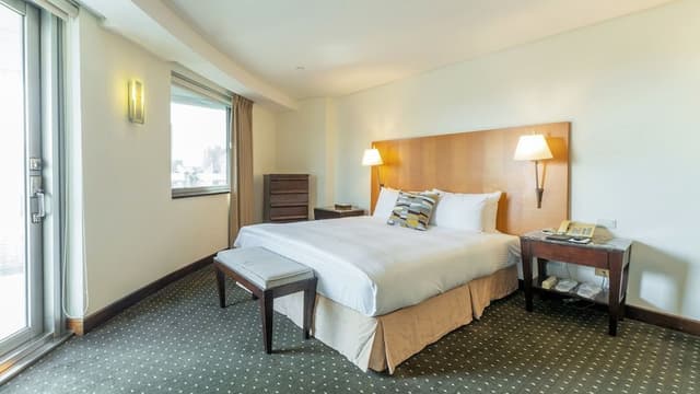 Deluxe Suite