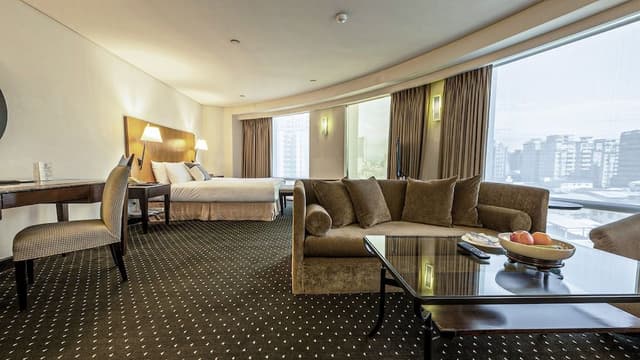 Deluxe Suite