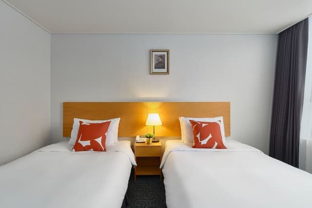 Superior Twin Room (Bigger than most rooms in Seoul)