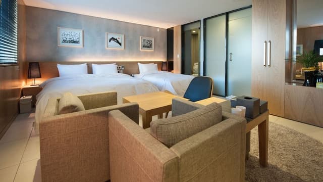 Family Twin Room