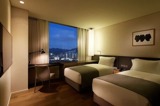 [OLIVE YOUNG X SHILLA STAY PKG] Standard Twin + 2 Olive Young Discount Voucher per night