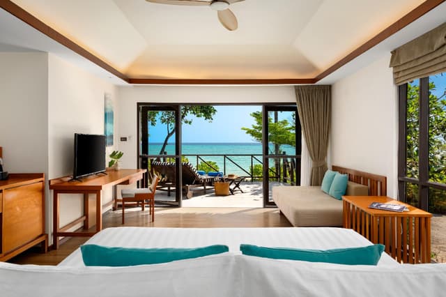Beachfront Junior Suite