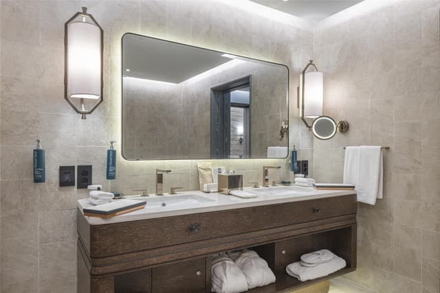 IMPERIAL SUITE