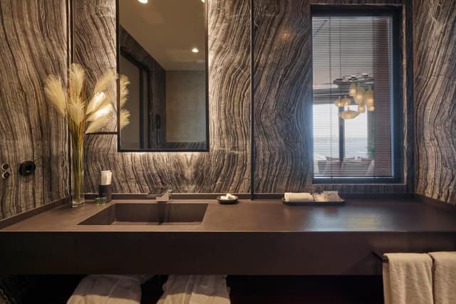 Amber Suite