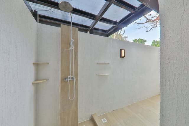 Coral Seaview Studio