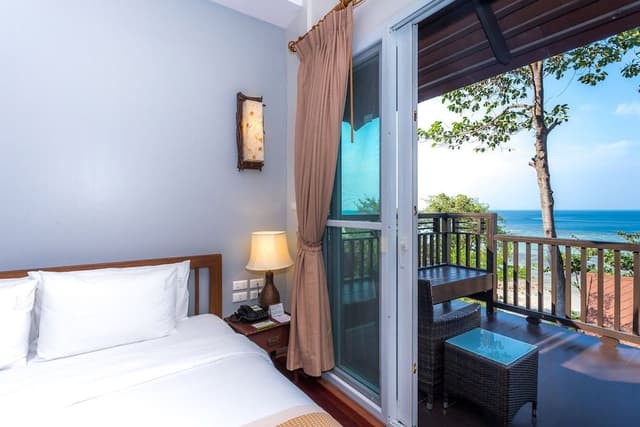 Coral Seaview Studio