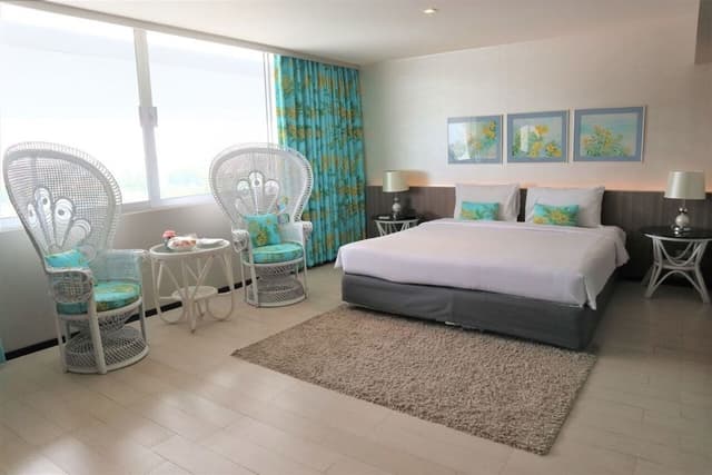 Pearl Suite