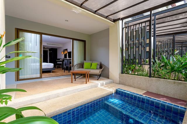 Deluxe with Jacuzzi