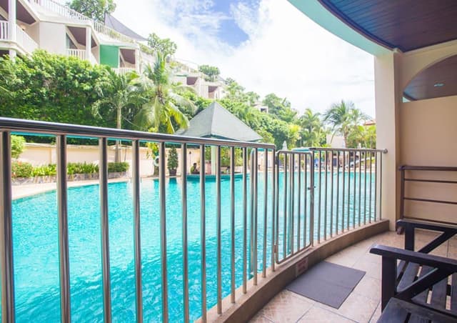Deluxe Room, Pool Access