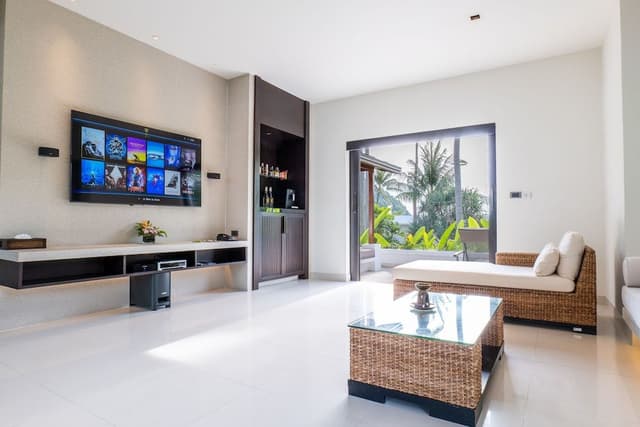 Junior Pool Suite