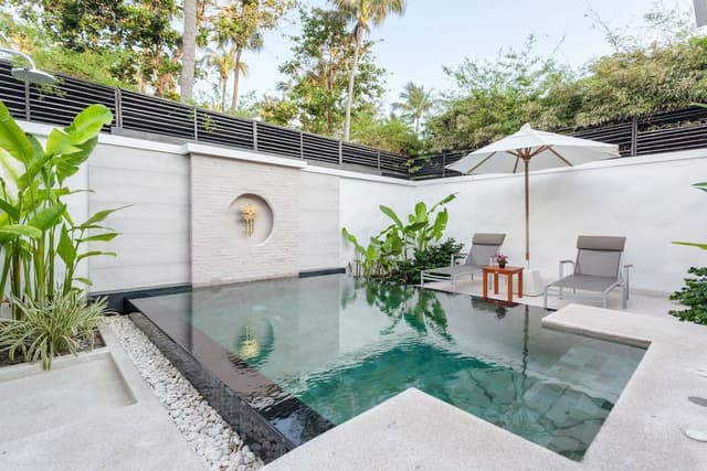 Grand Deluxe Pool Villa Beachfront
