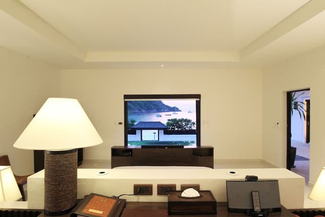 Grand Pool Suite Beachfront