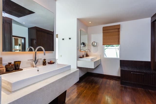 Grand Pool Suite with Seaview