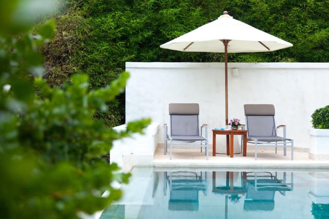 Grand Pool Suite with Seaview