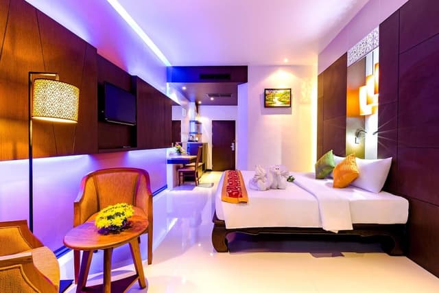 Grand Room, Pool View