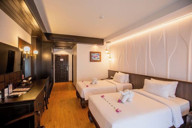 Deluxe Room, Pool View